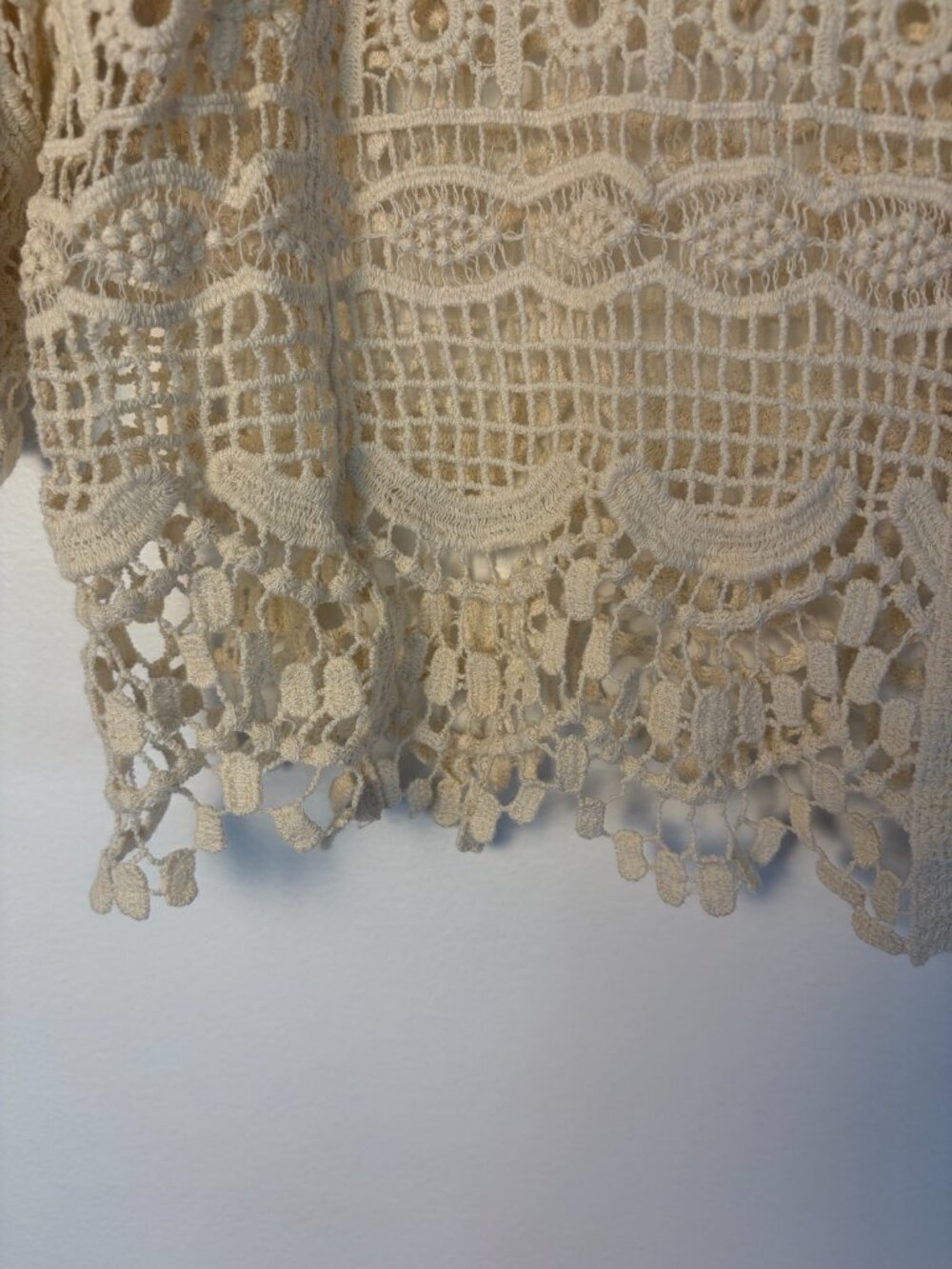 Liverpool Los Angeles Antique Ivory Lace Bolero Crochet Short-sleeve Cardigan - Picture 5 of 6